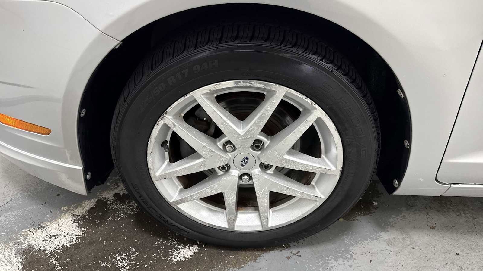 Thumbnail: 2011 Ford Fusion - 10