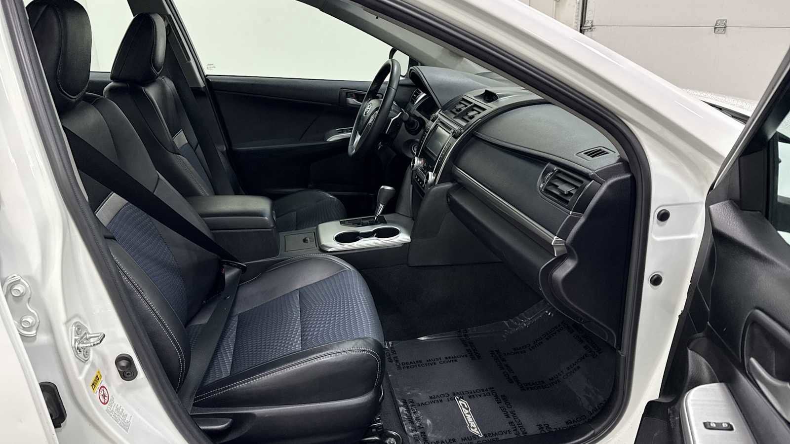 Thumbnail: 2012 Toyota Camry - 27