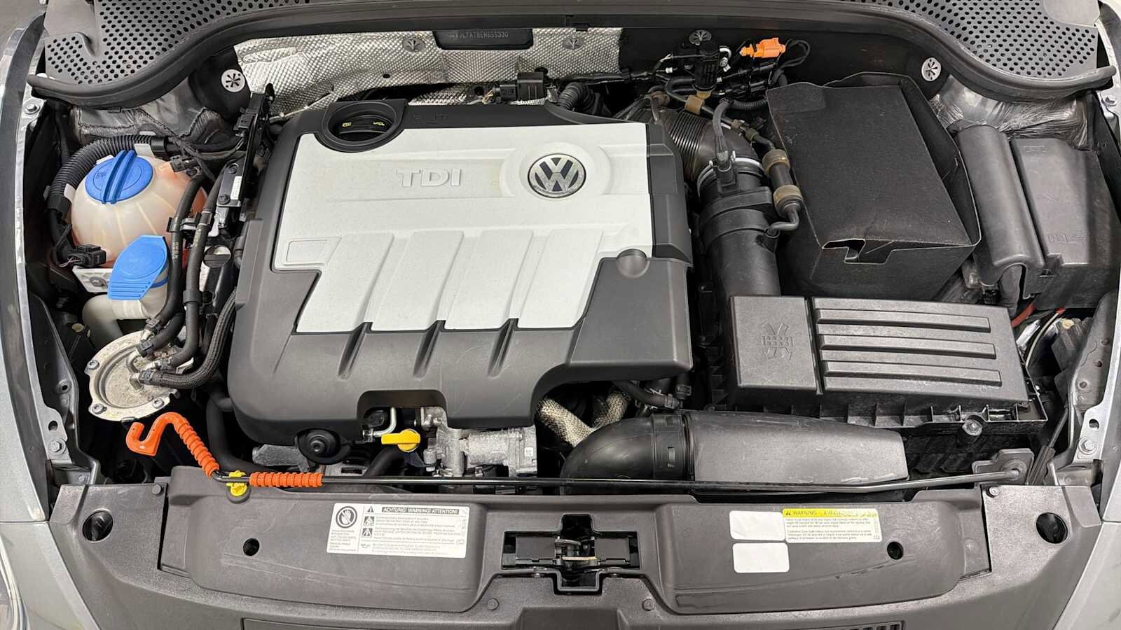 Thumbnail: 2014 Volkswagen Beetle - 32