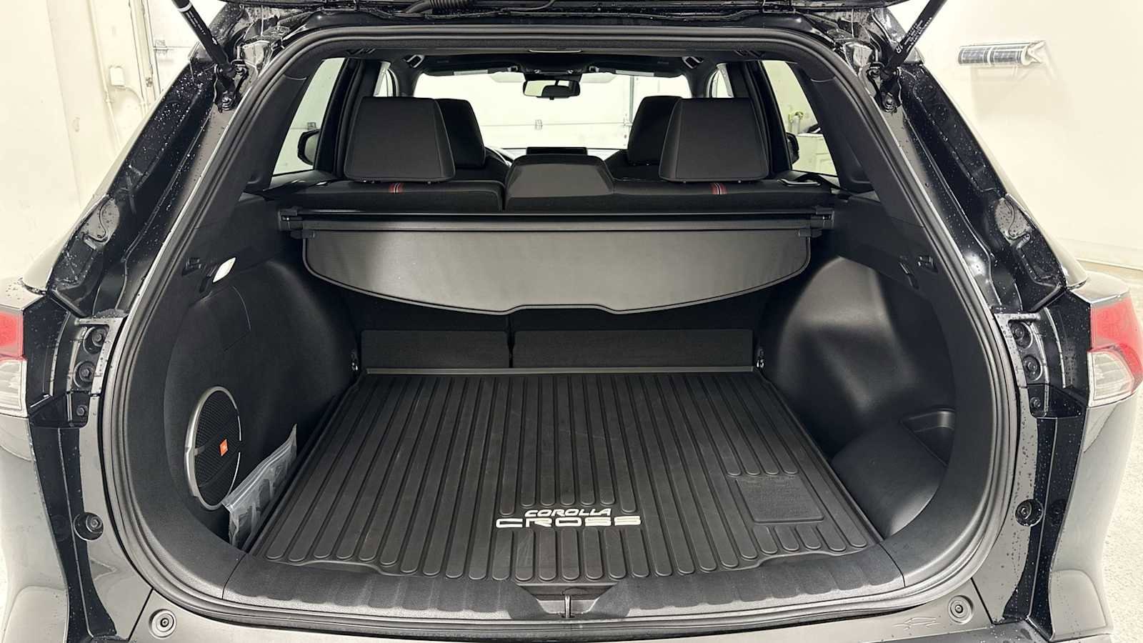 Thumbnail: 2025 Toyota Corolla Cross - 28