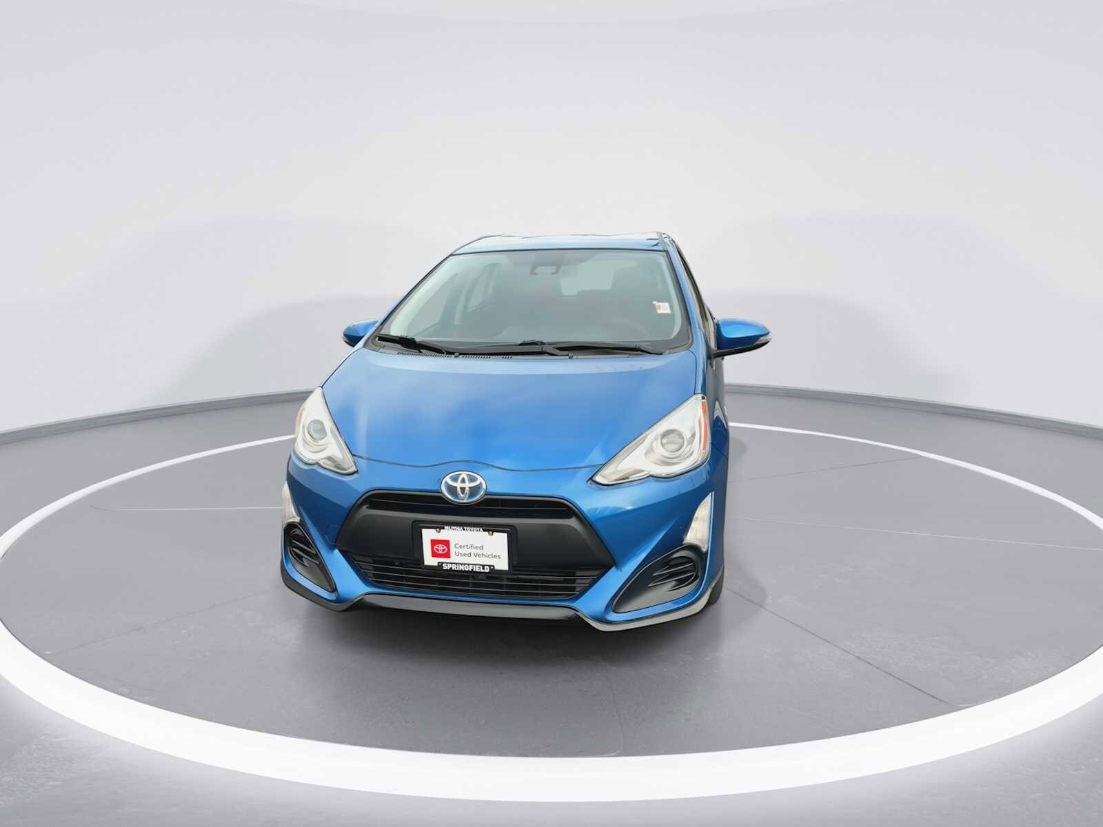 Thumbnail: 2017 Toyota Prius c - 3