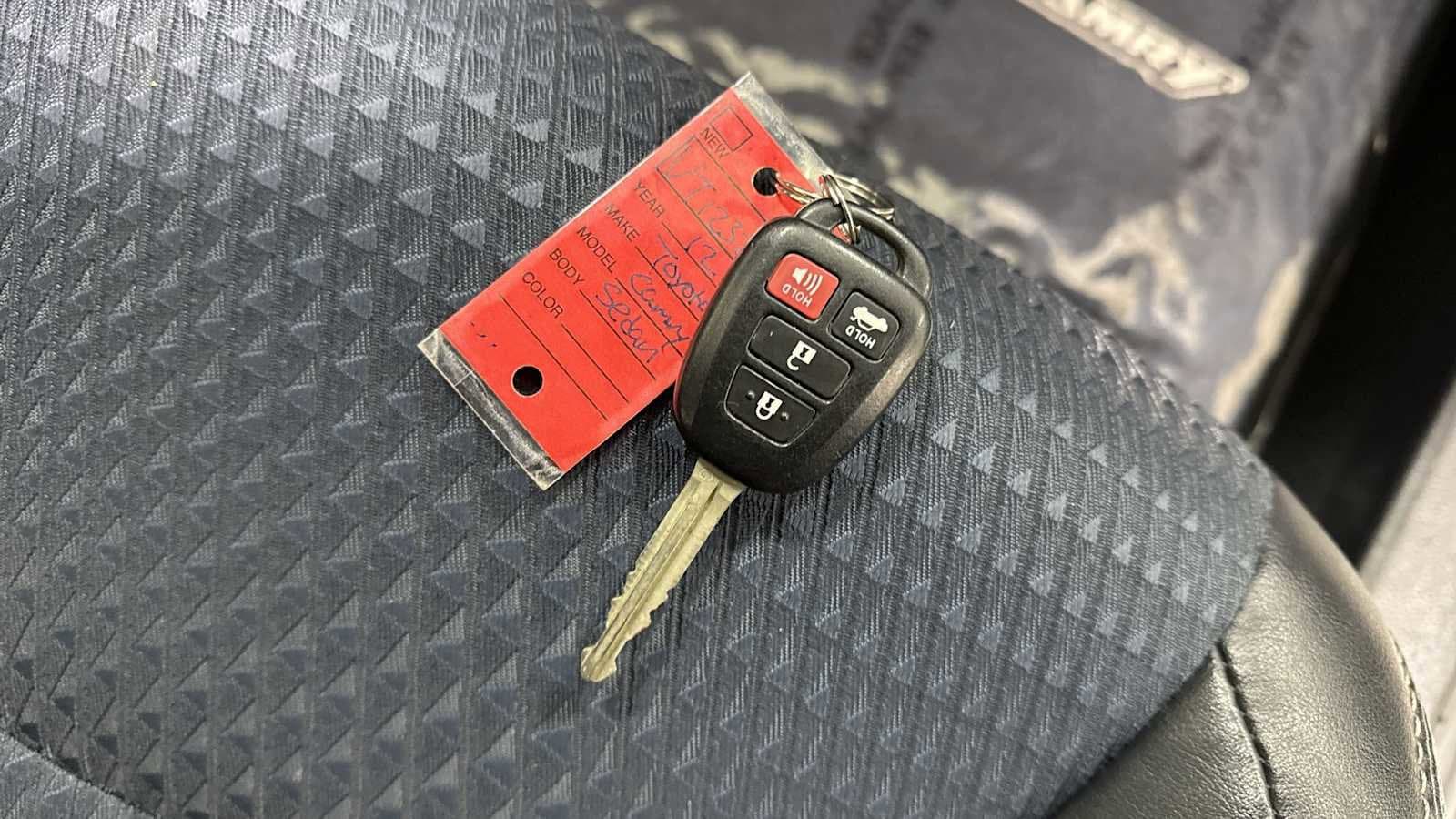 Thumbnail: 2012 Toyota Camry - 29