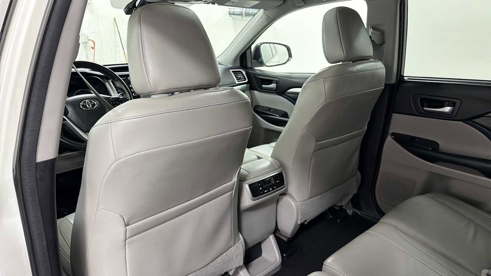 Thumbnail: 2017 Toyota Highlander - 26