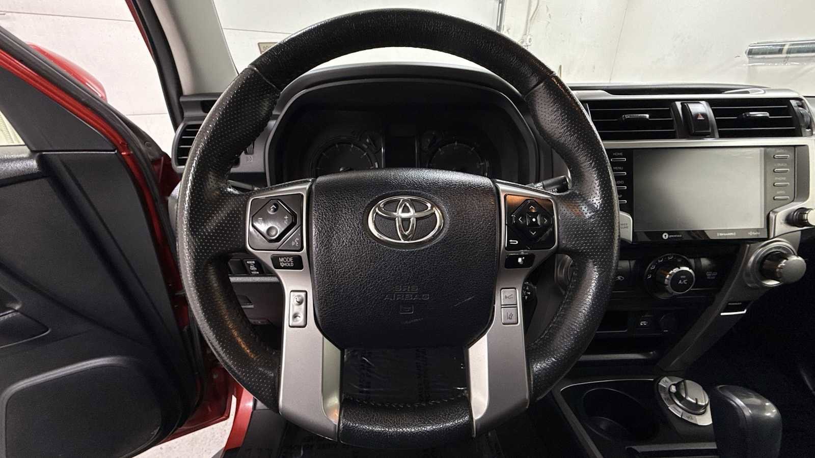 Thumbnail: 2022 Toyota 4Runner - 16