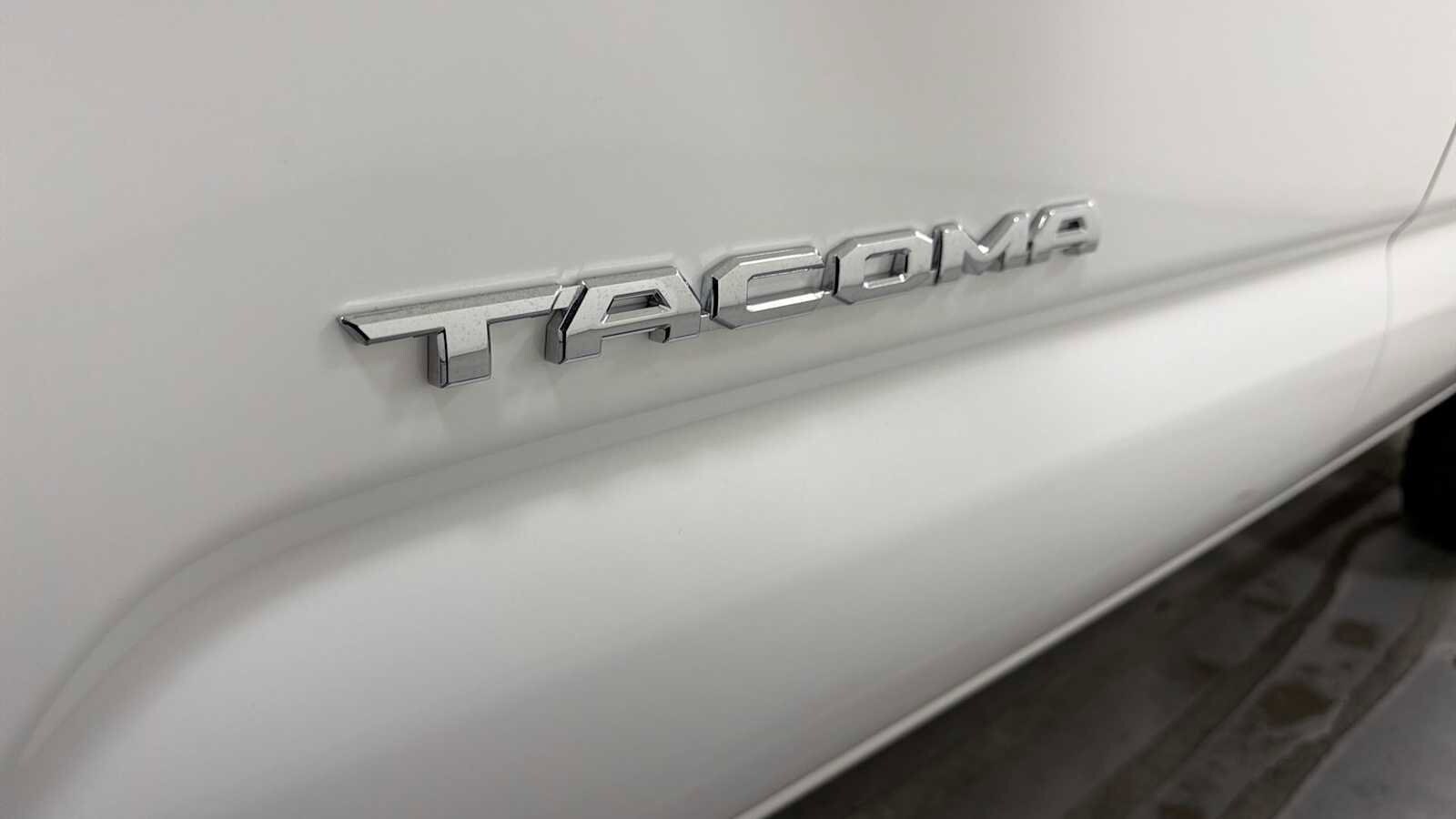 Thumbnail: 2017 Toyota Tacoma - 26