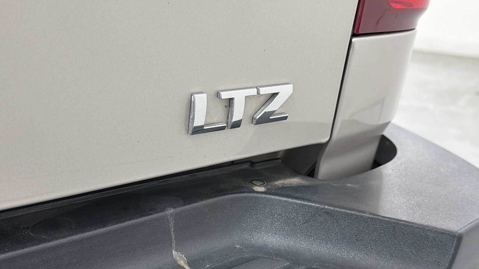 Thumbnail: 2009 Chevrolet Silverado 3500 - 26