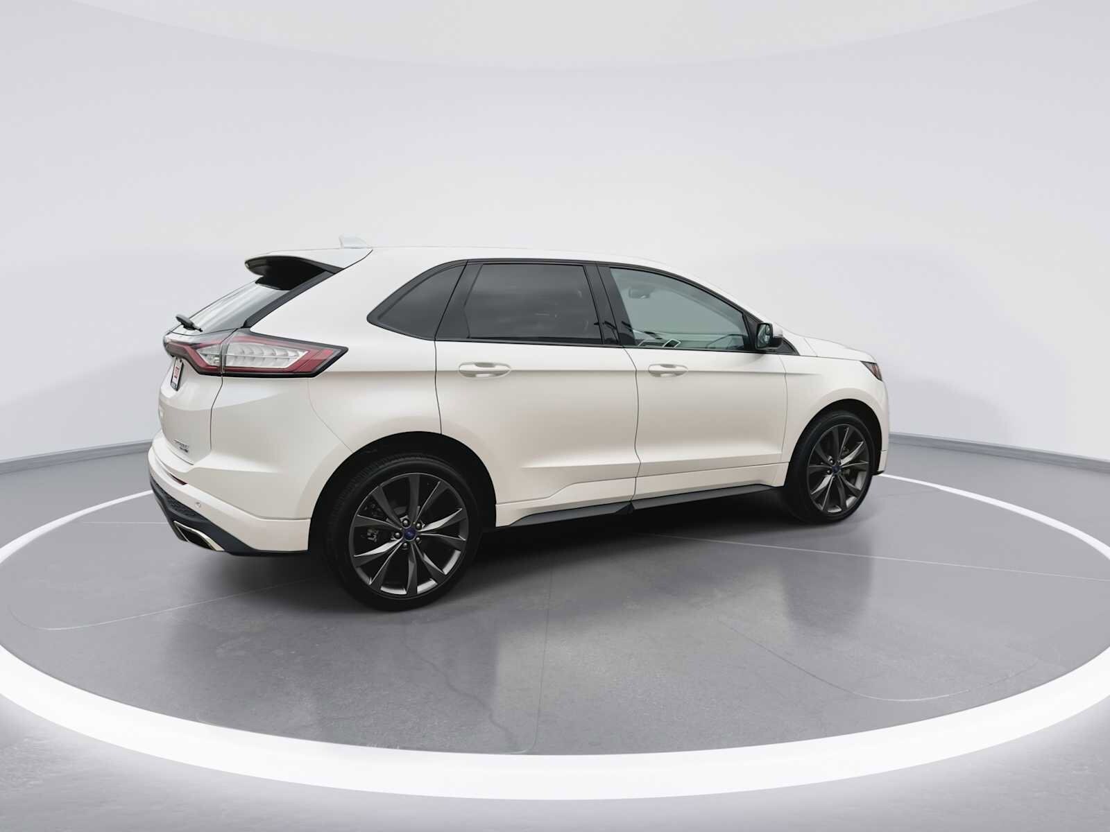 Thumbnail: 2018 Ford Edge - 8