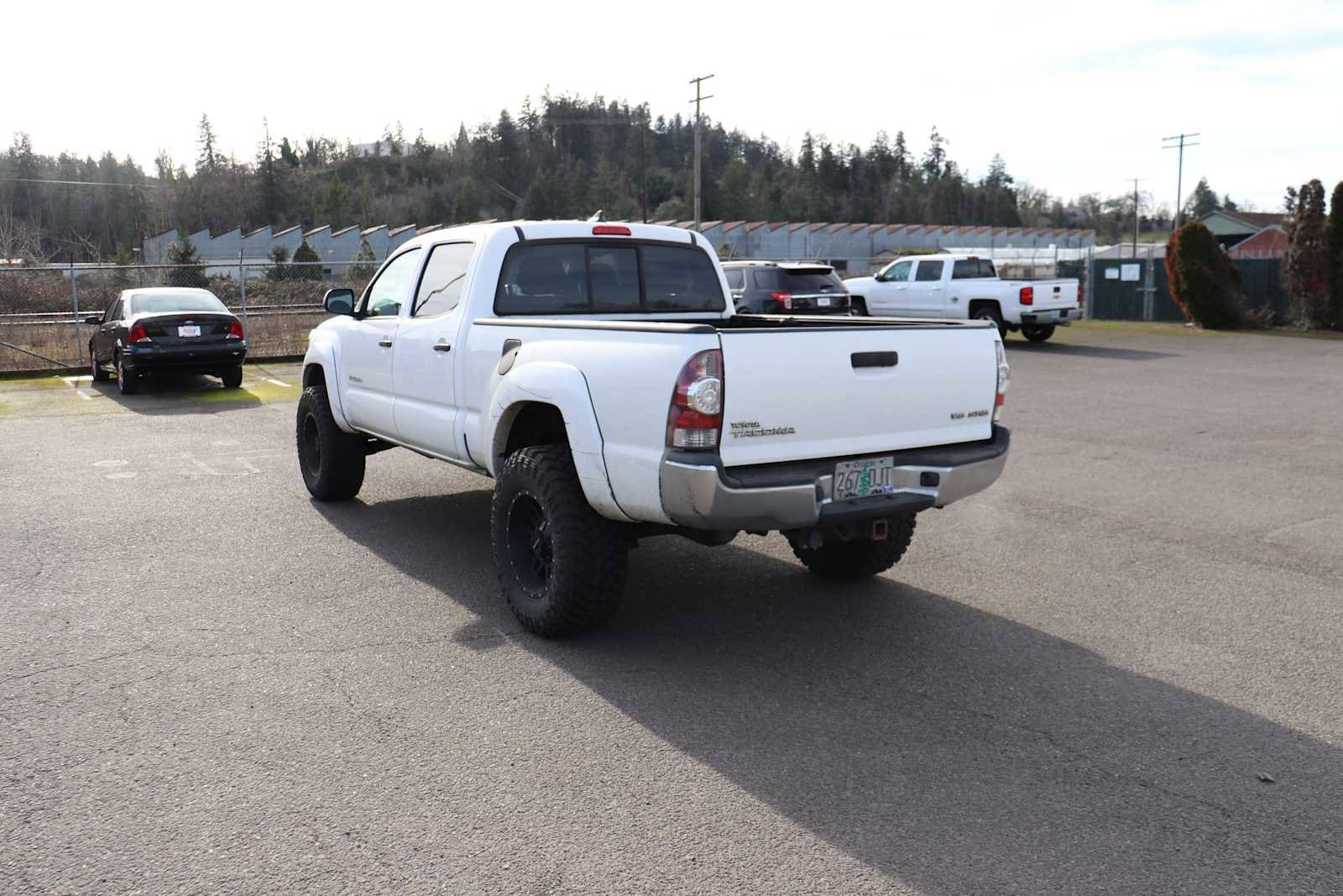 Thumbnail: 2015 Toyota Tacoma - 7