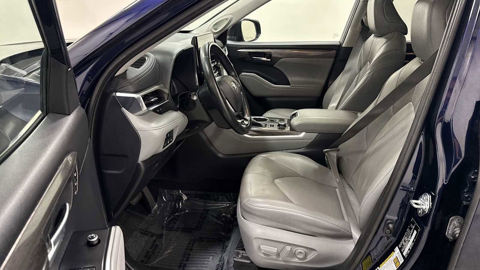 Thumbnail: 2021 Toyota Highlander - 13