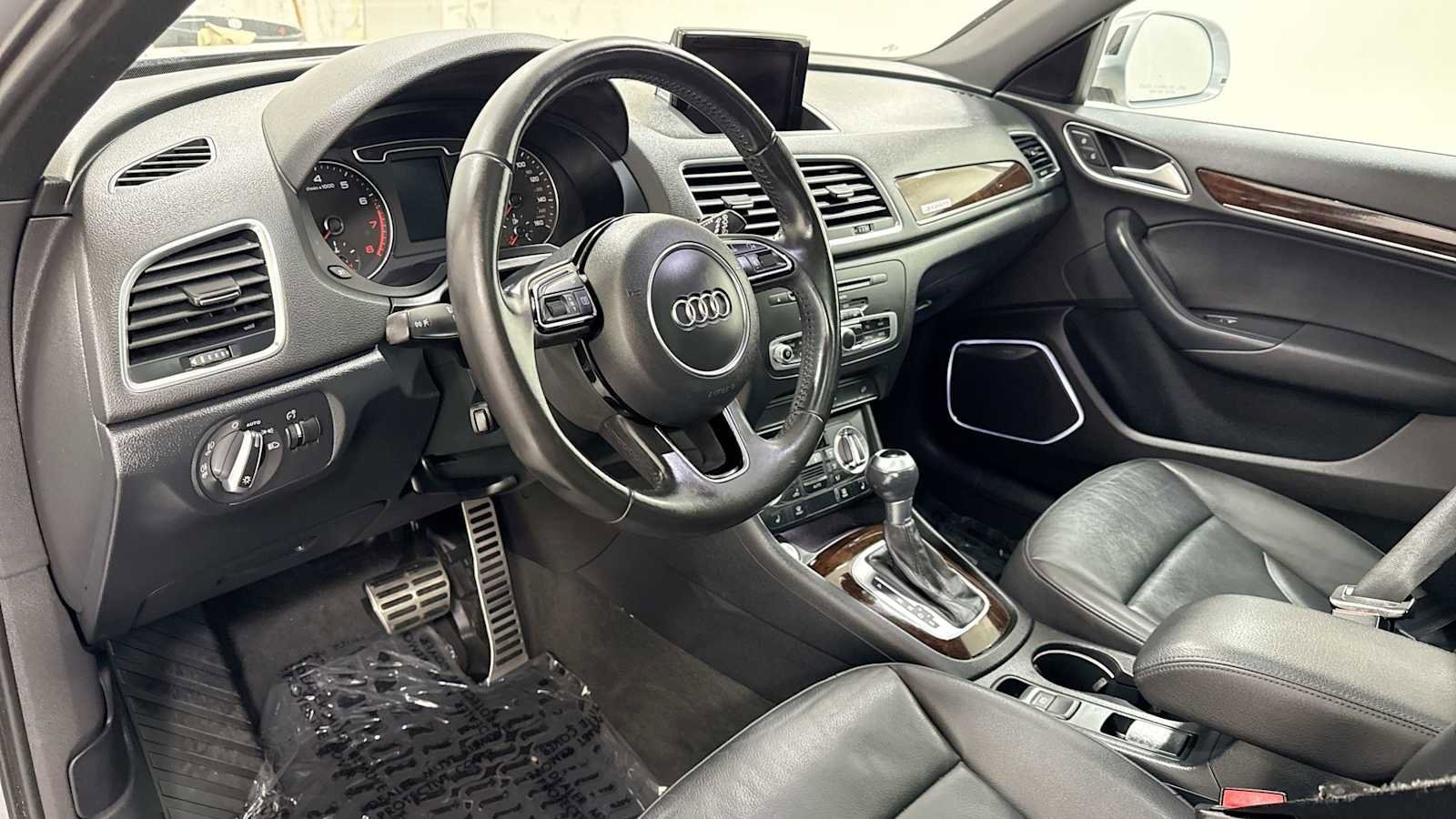 Thumbnail: 2015 Audi Q3 - 12