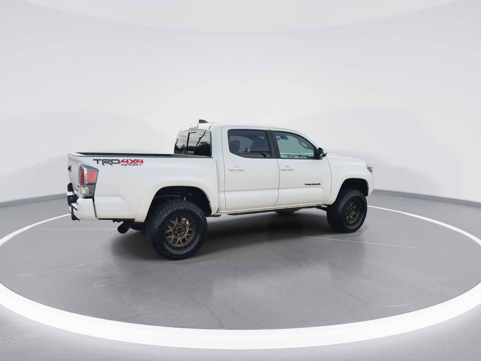 Thumbnail: 2020 Toyota Tacoma - 8