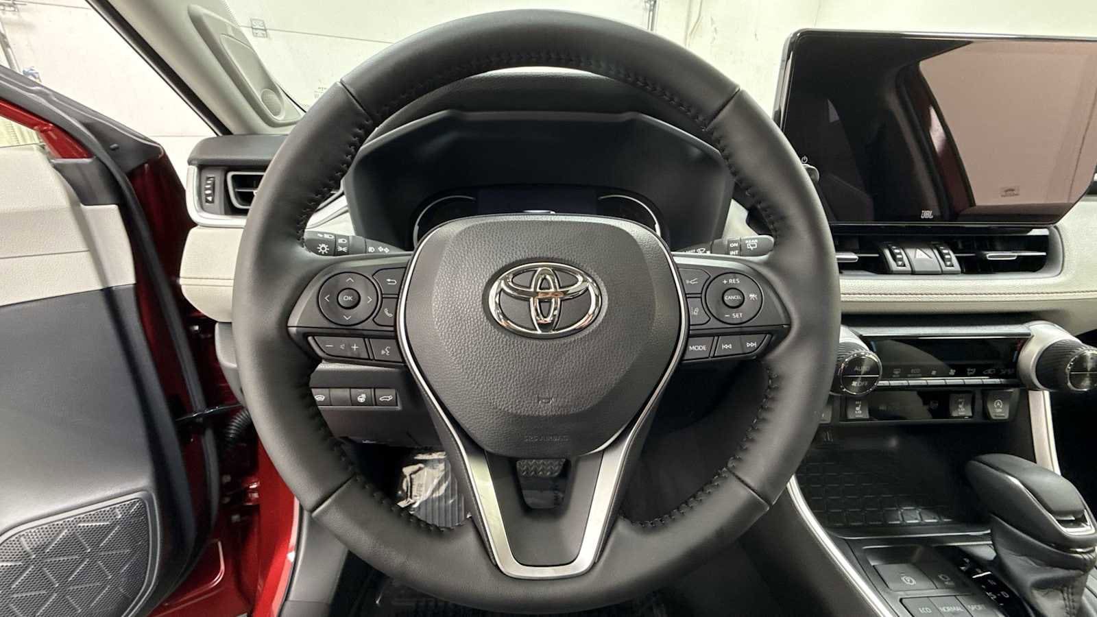 Thumbnail: 2025 Toyota RAV4 - 16