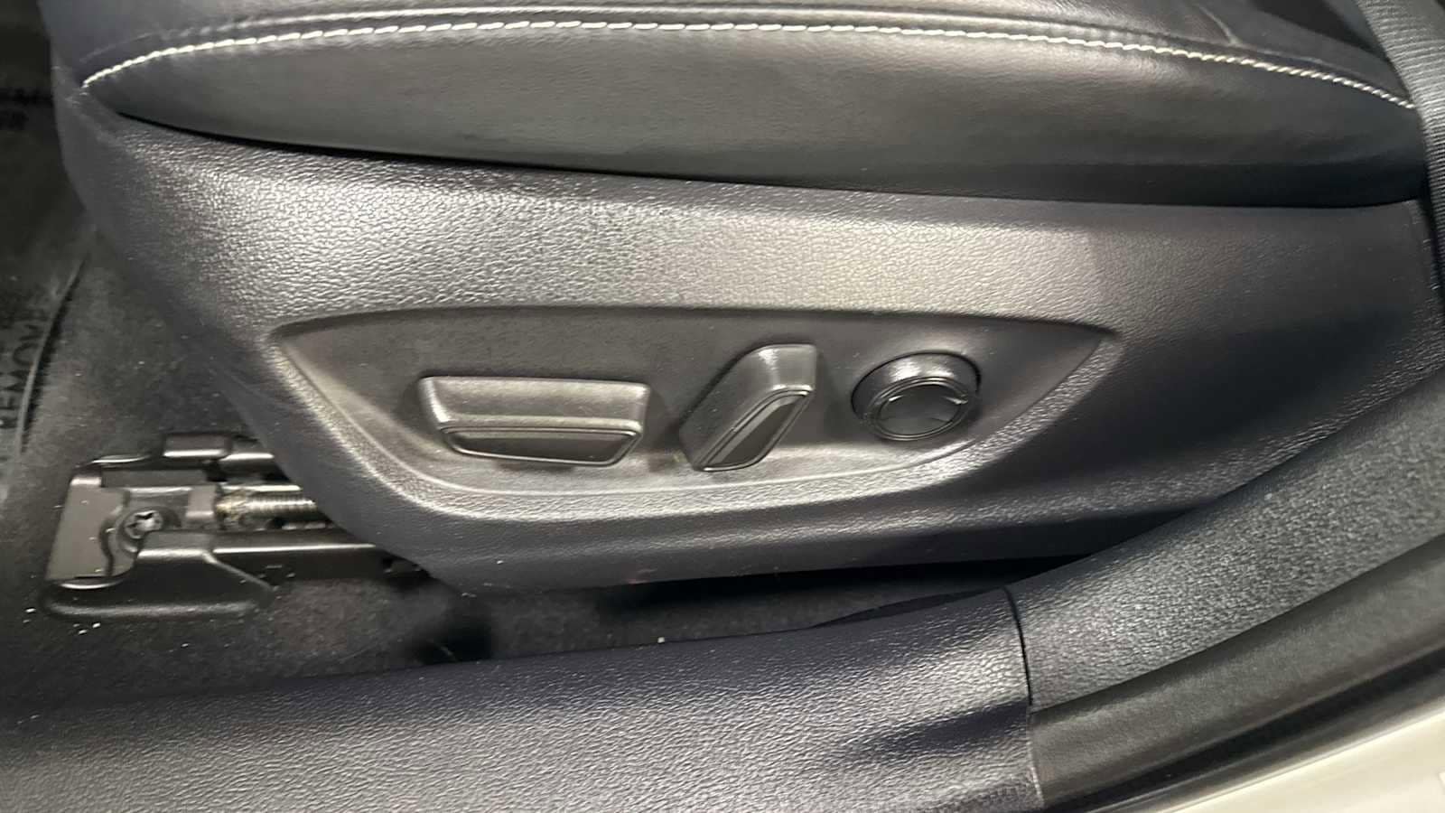 Thumbnail: 2021 Toyota Prius Prime - 14