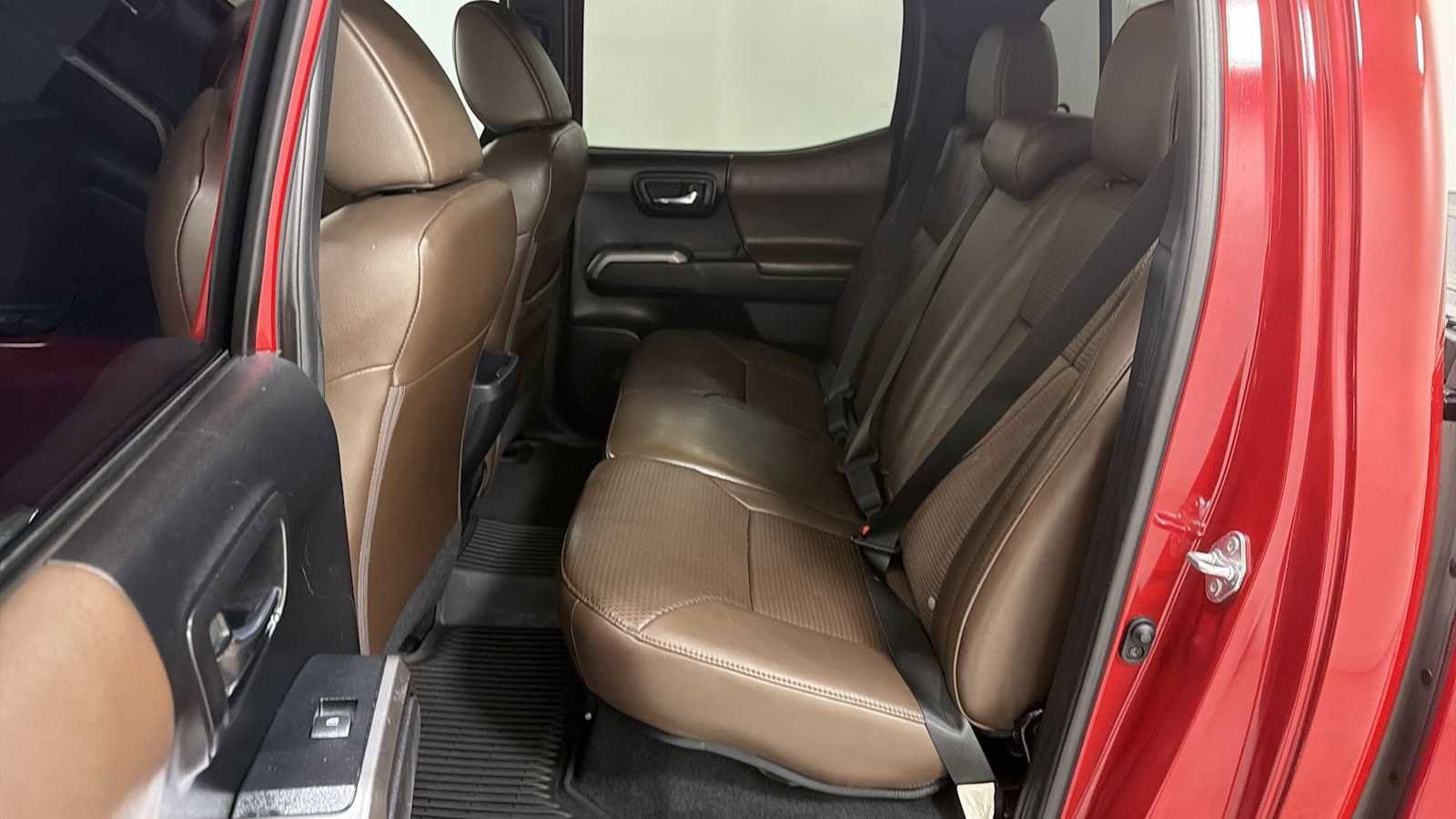 Thumbnail: 2022 Toyota Tacoma - 25