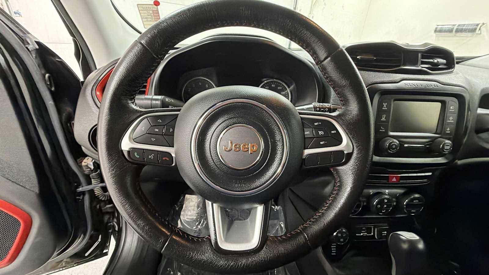 Thumbnail: 2015 Jeep Renegade - 15
