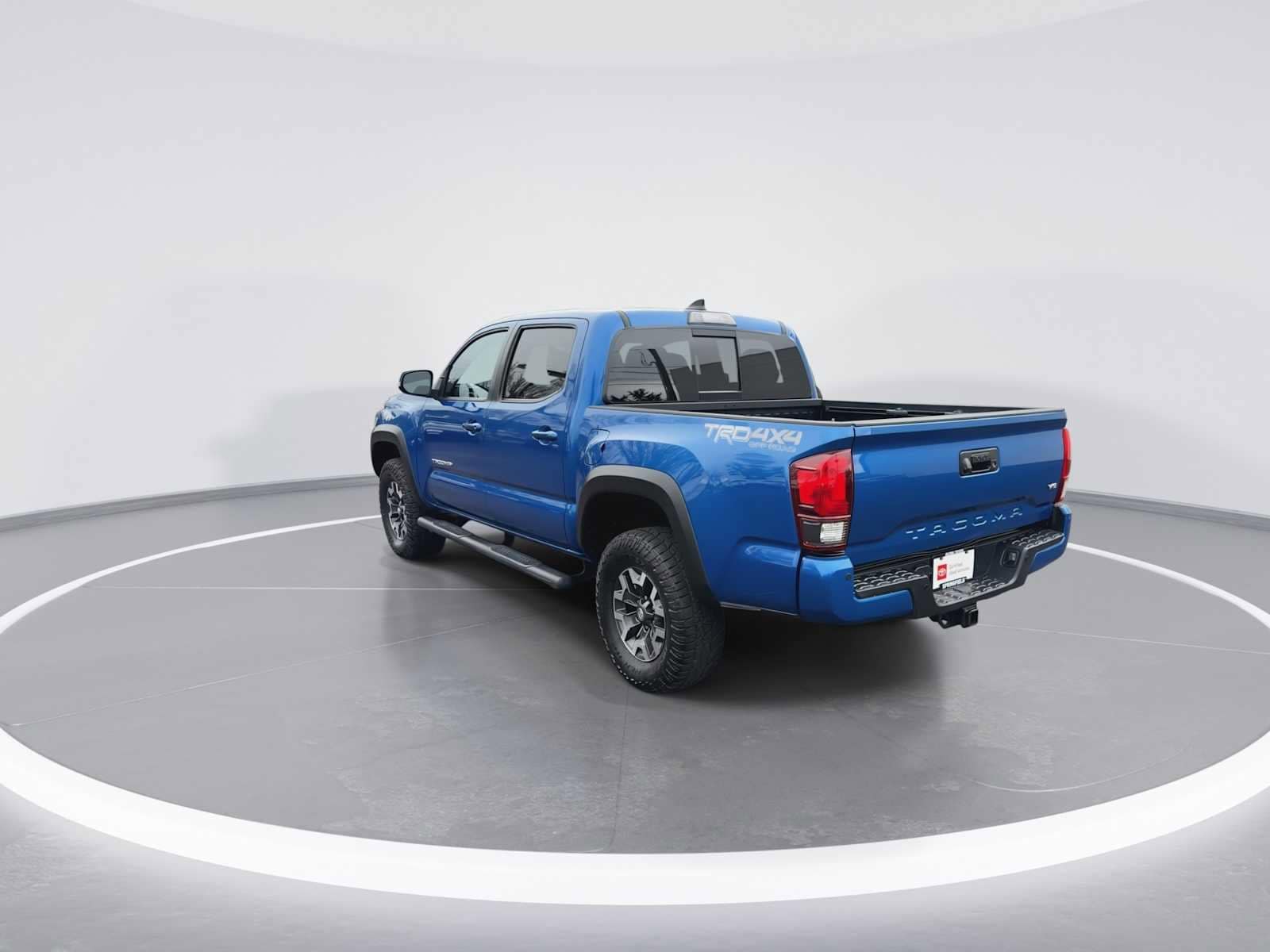 Thumbnail: 2018 Toyota Tacoma - 6