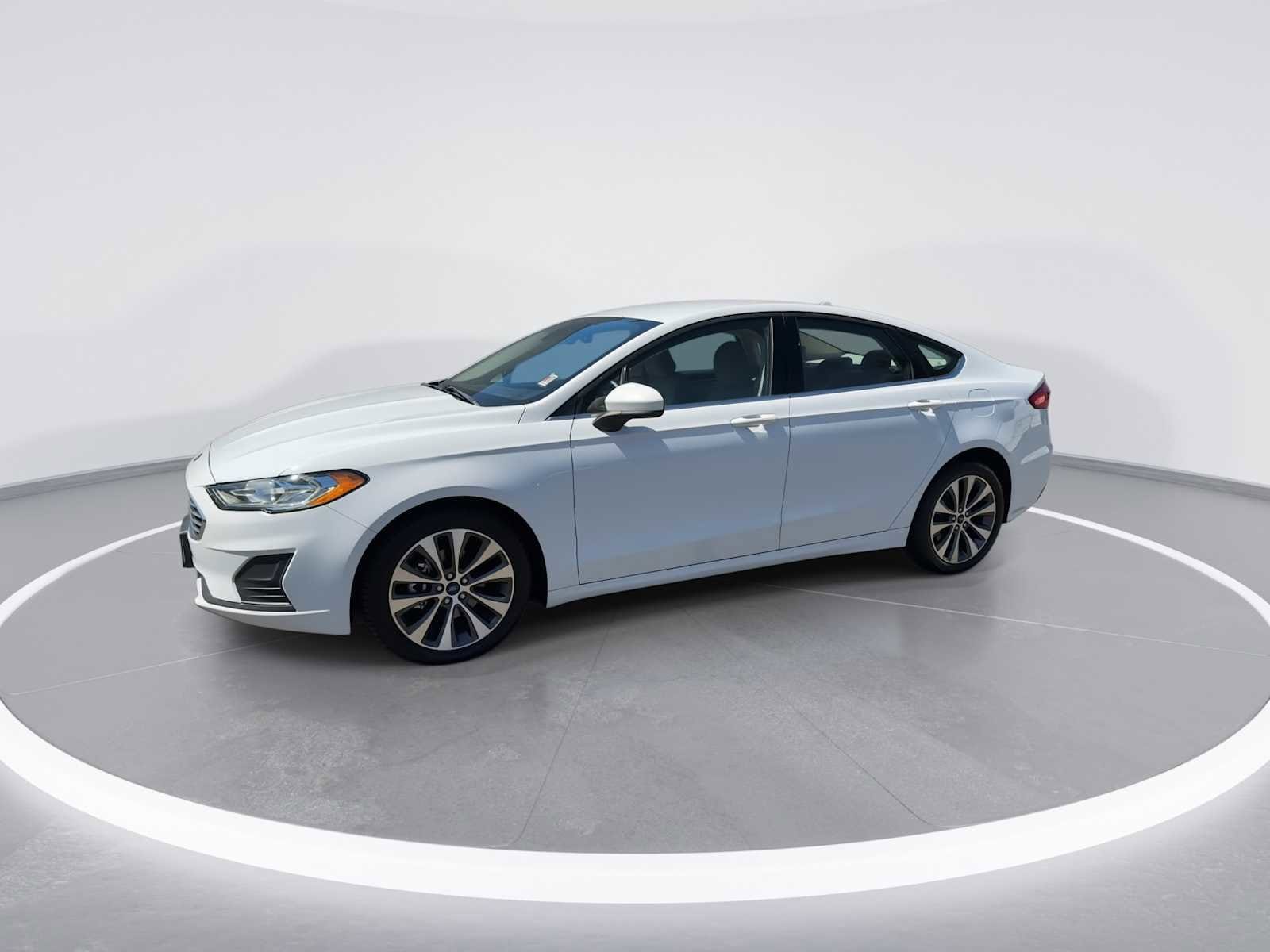 Thumbnail: 2020 Ford Fusion - 4