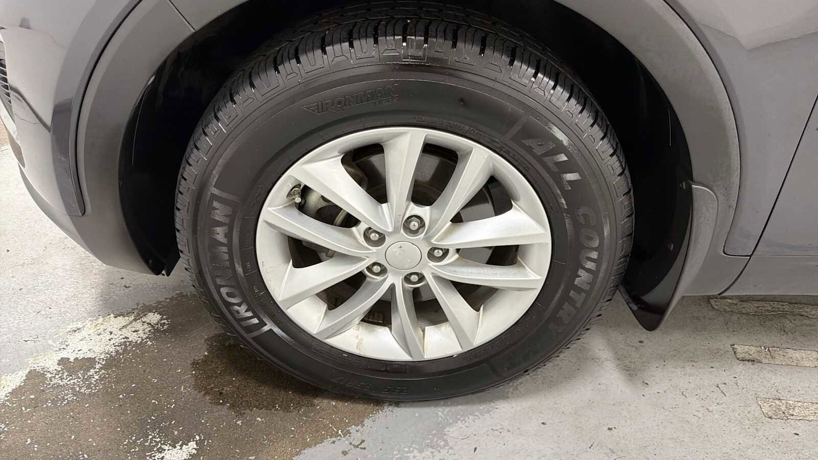 Thumbnail: 2017 Kia Sorento - 10