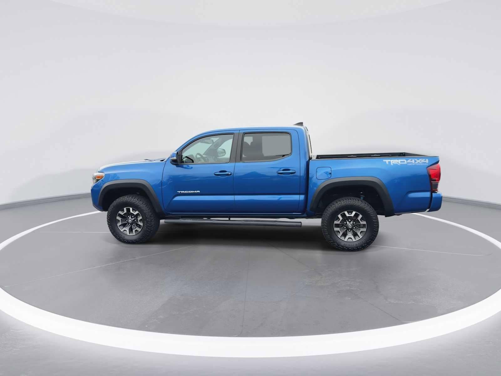 Thumbnail: 2018 Toyota Tacoma - 5