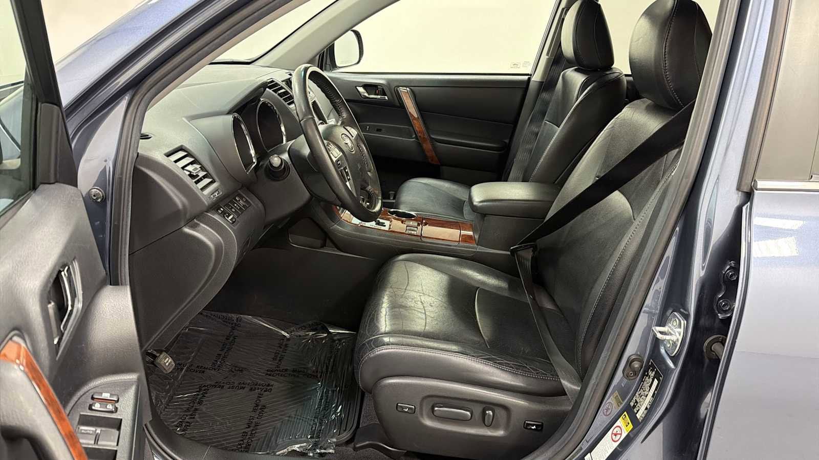 Thumbnail: 2011 Toyota Highlander - 13