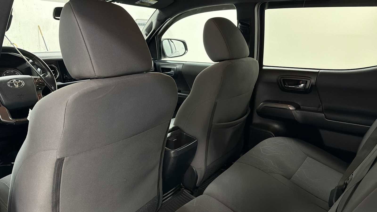 Thumbnail: 2018 Toyota Tacoma - 25