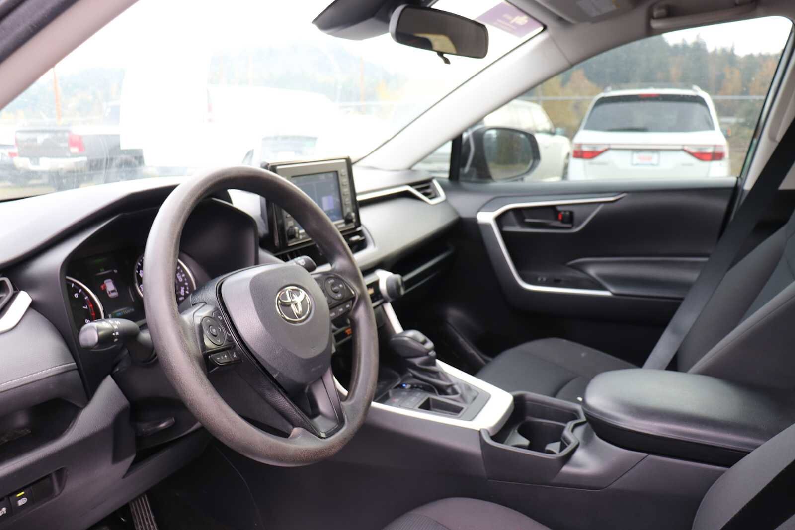 Thumbnail: 2021 Toyota RAV4 - 10