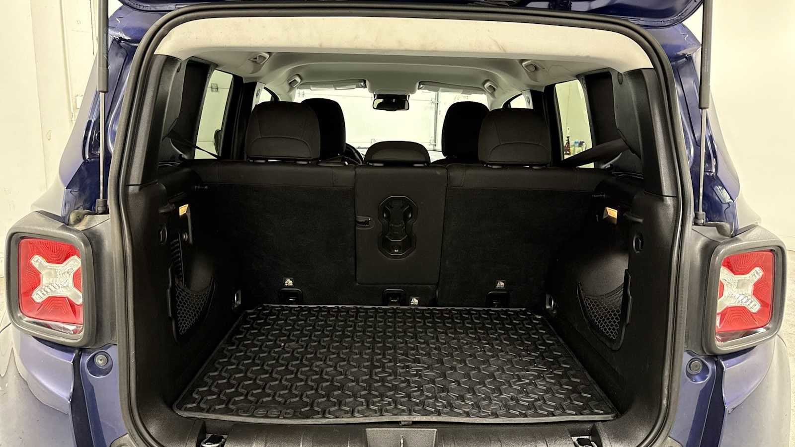 Thumbnail: 2017 Jeep Renegade - 27