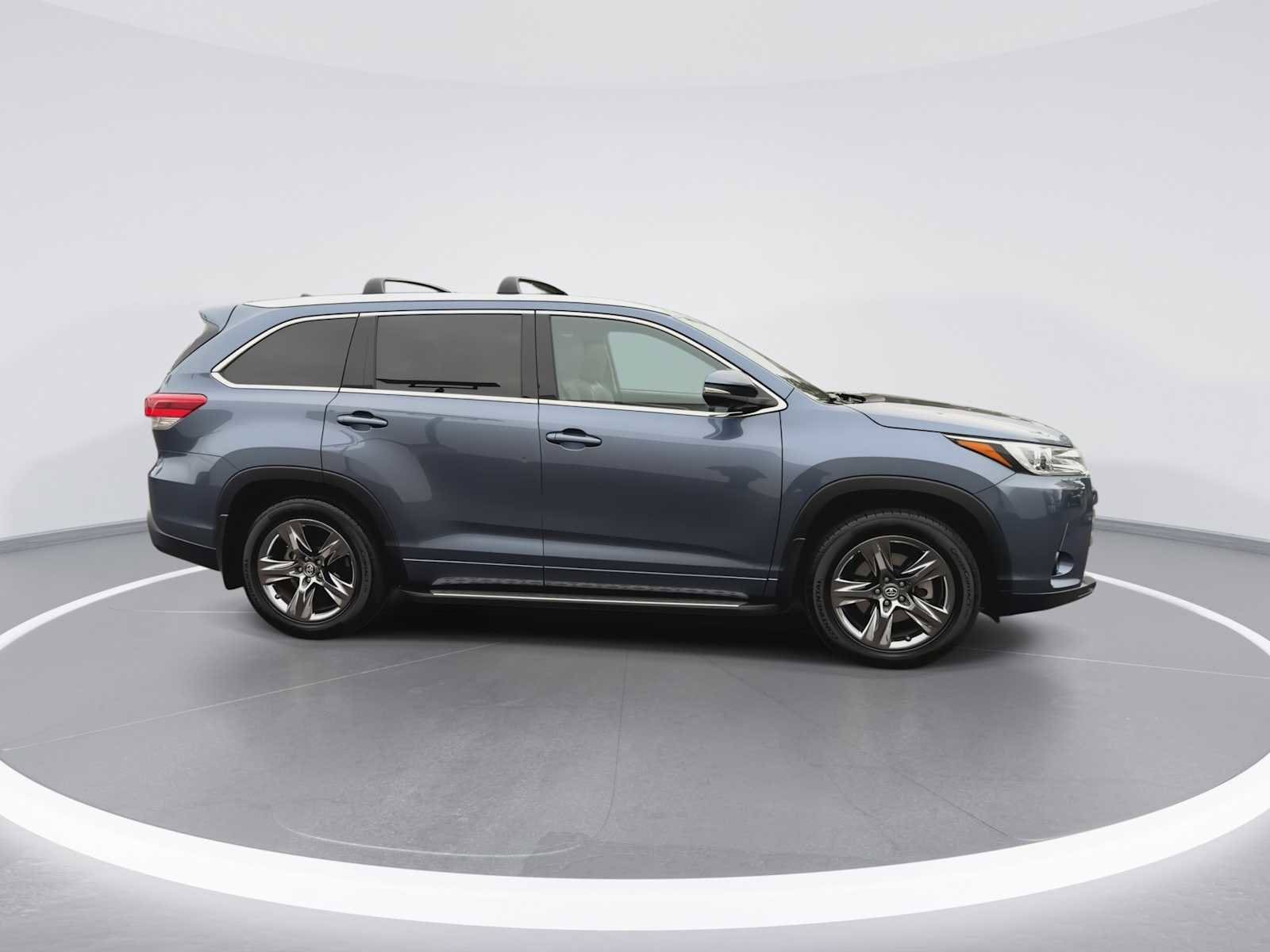 Thumbnail: 2017 Toyota Highlander - 9