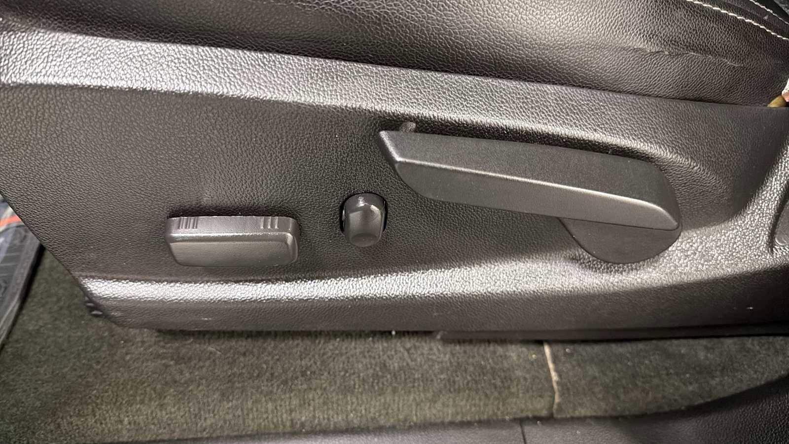 Thumbnail: 2017 GMC Canyon - 14