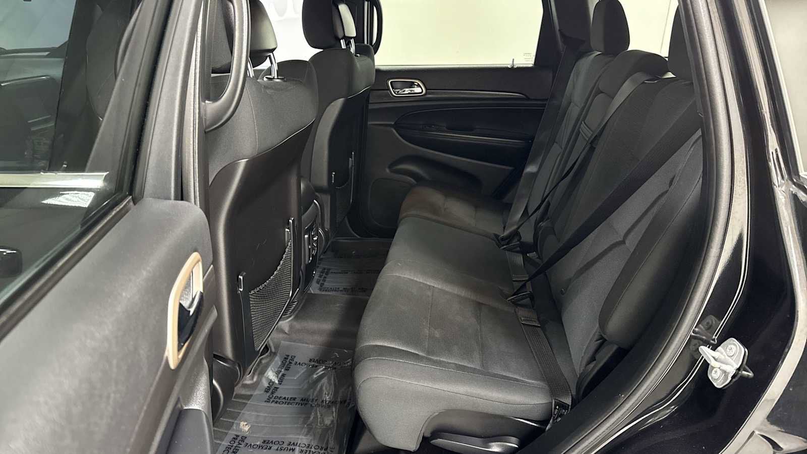 Thumbnail: 2016 Jeep Grand Cherokee - 23