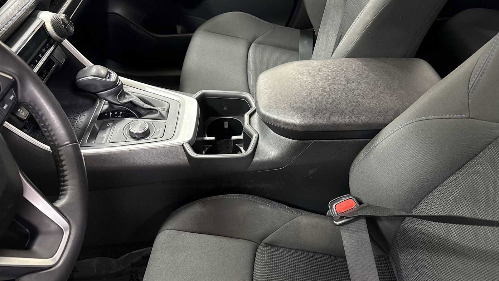 Thumbnail: 2022 Toyota RAV4 - 22