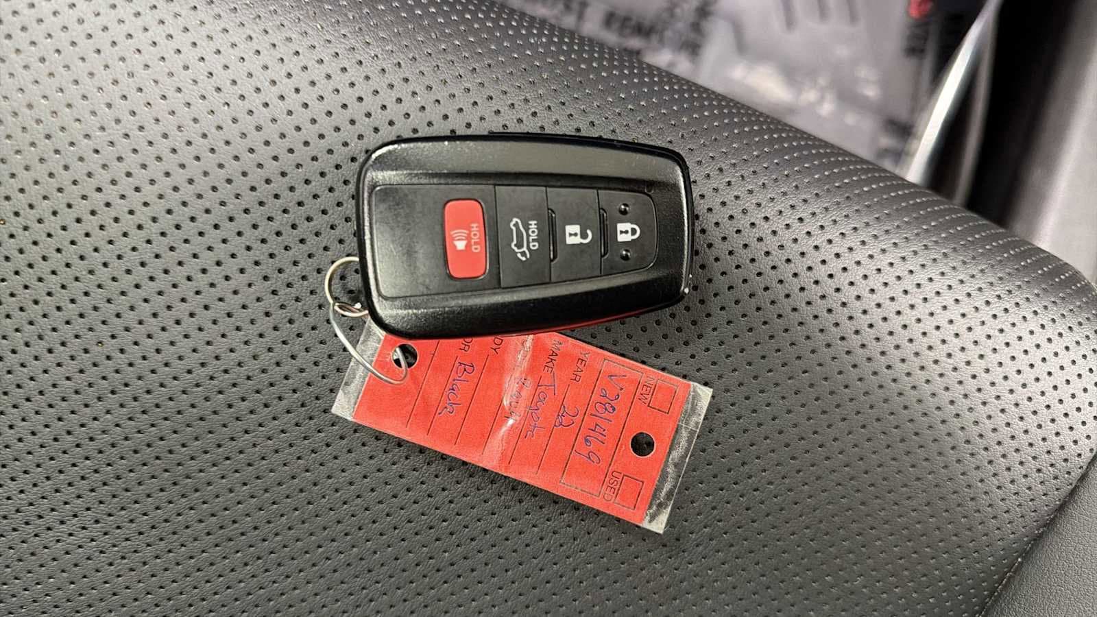 Thumbnail: 2022 Toyota RAV4 - 31