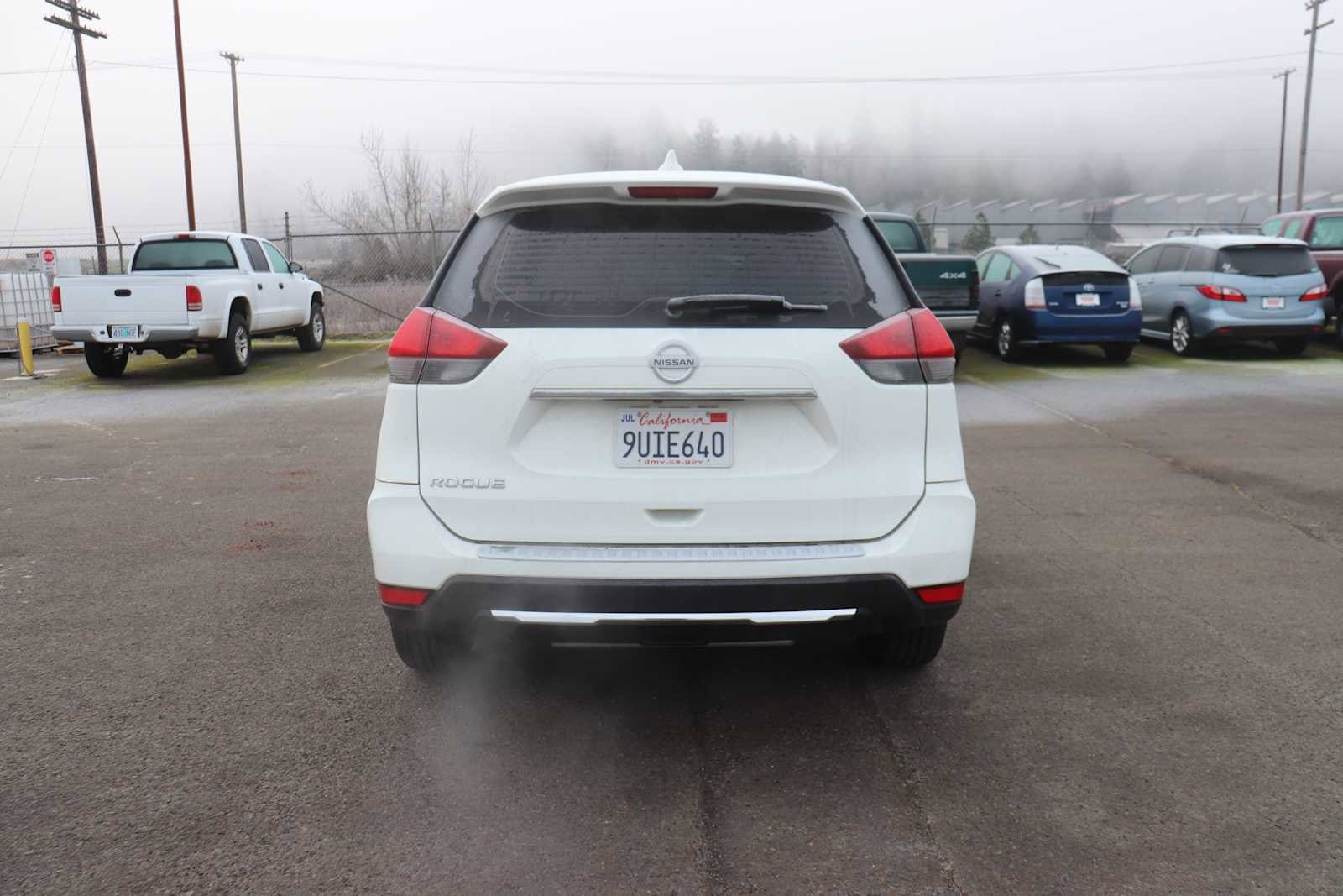 Thumbnail: 2017 Nissan Rogue - 6