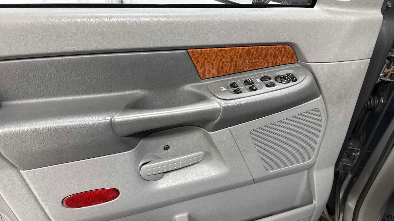 Thumbnail: 2006 Dodge Ram 1500 - 15