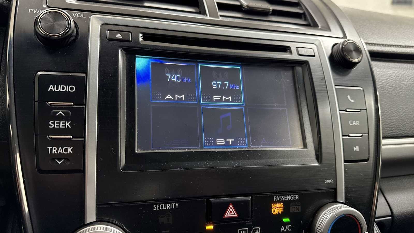 Thumbnail: 2012 Toyota Camry - 18