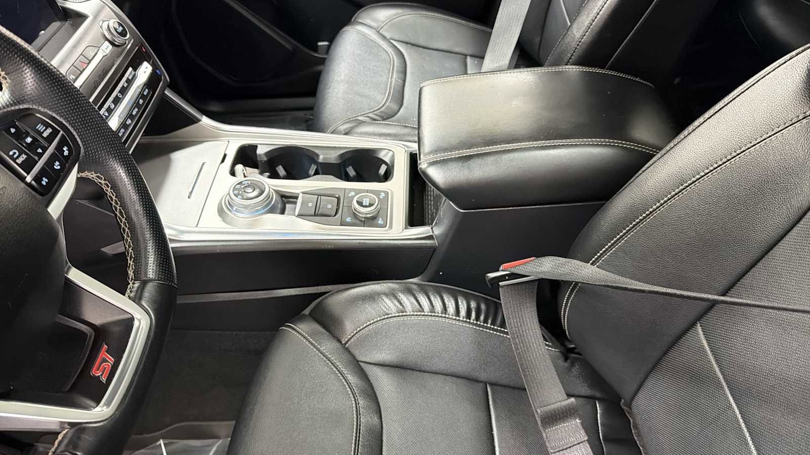 Thumbnail: 2020 Ford Explorer - 22