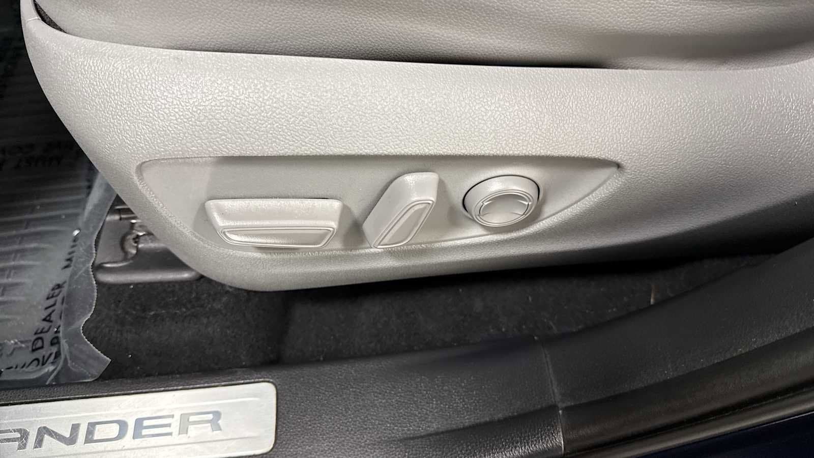 Thumbnail: 2021 Toyota Highlander - 14