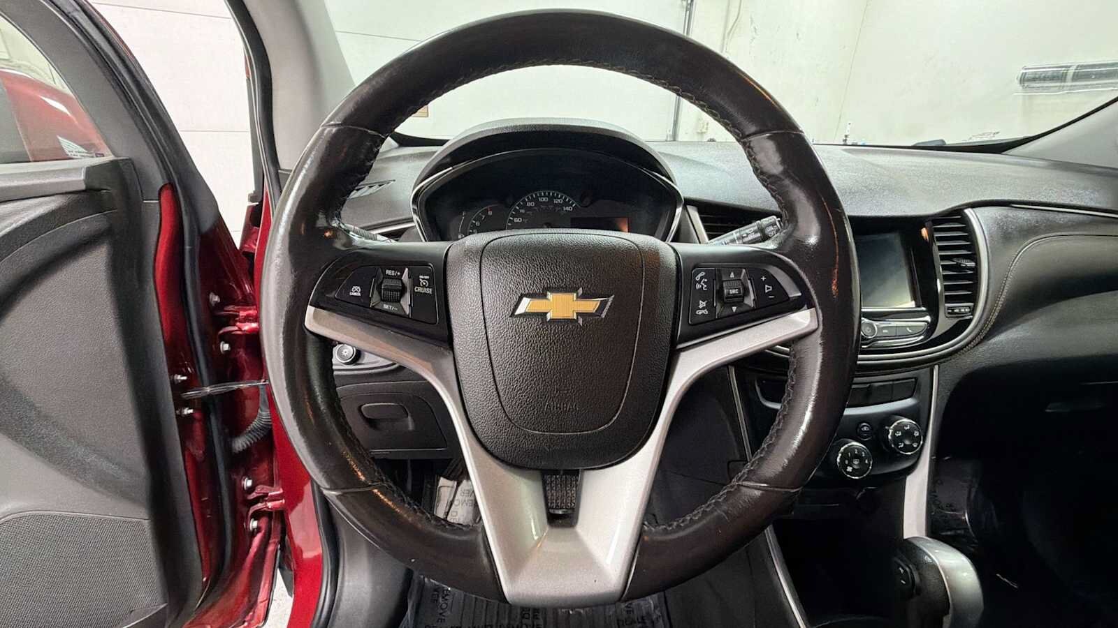 Thumbnail: 2018 Chevrolet Trax - 15