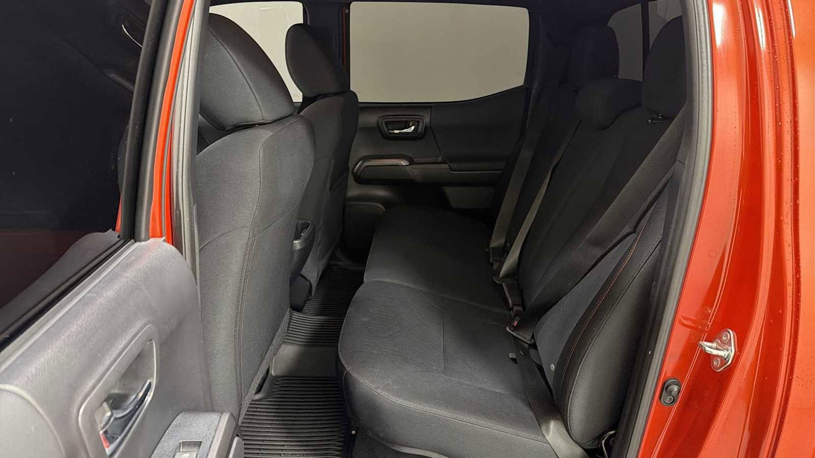 Thumbnail: 2018 Toyota Tacoma - 24