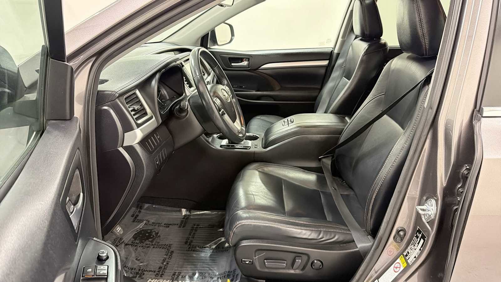Thumbnail: 2016 Toyota Highlander - 13
