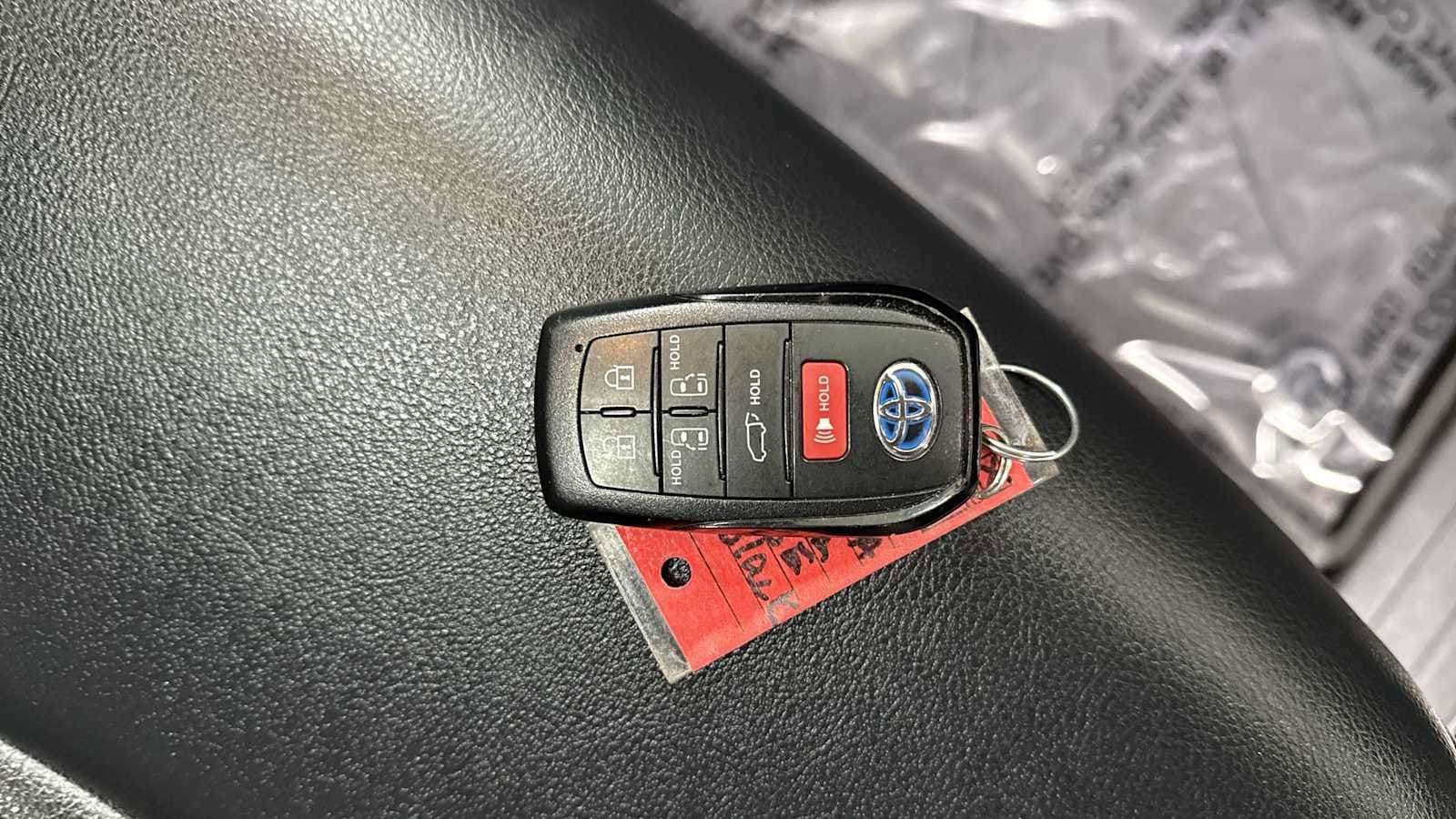 Thumbnail: 2021 Toyota Sienna - 33