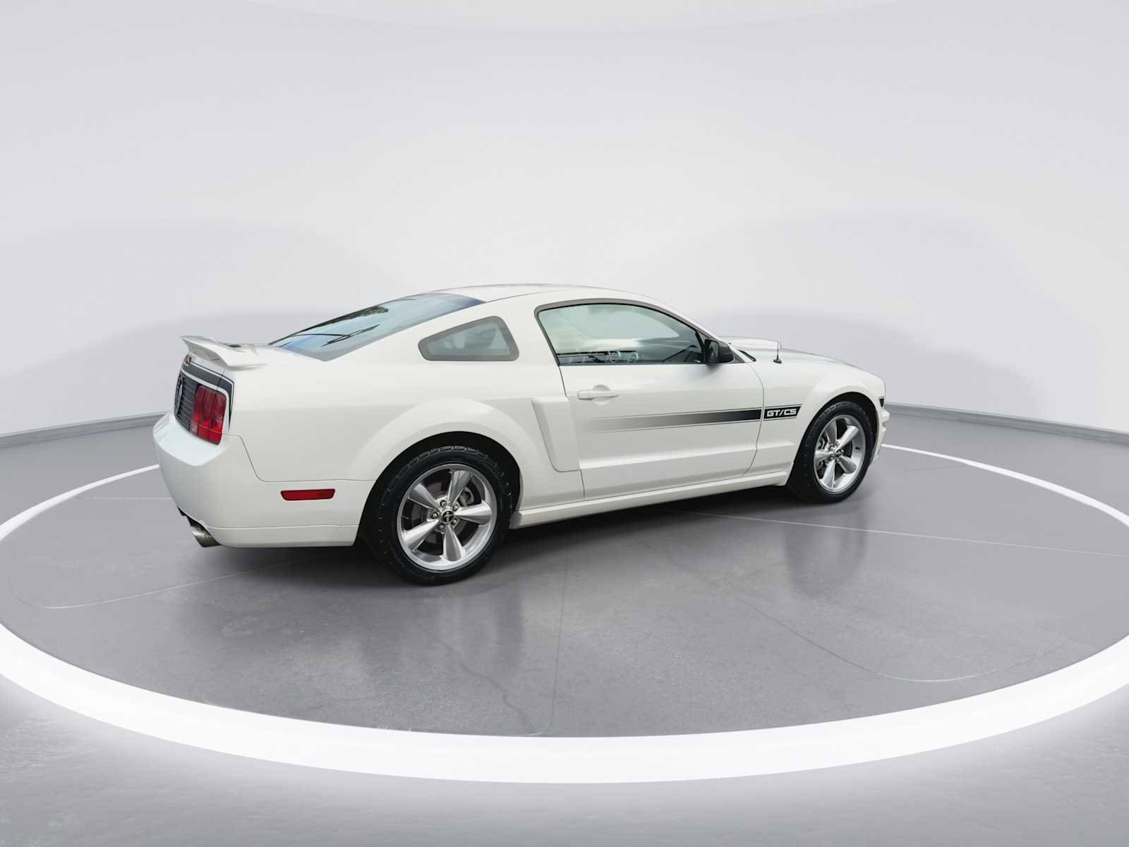 Thumbnail: 2008 Ford Mustang - 8