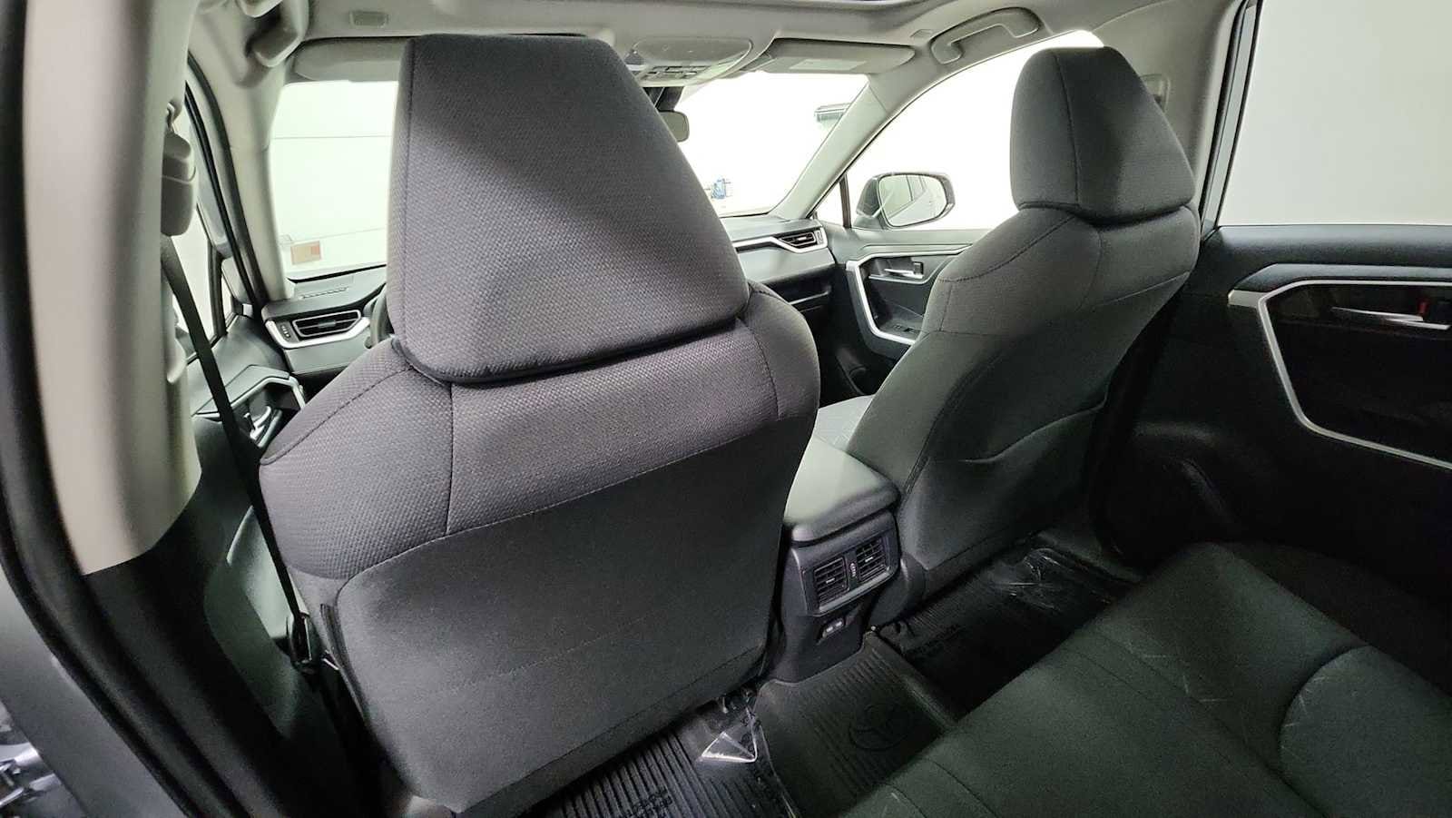 Thumbnail: 2025 Toyota RAV4 - 26