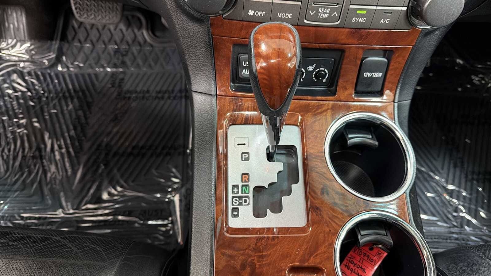 Thumbnail: 2011 Toyota Highlander - 22