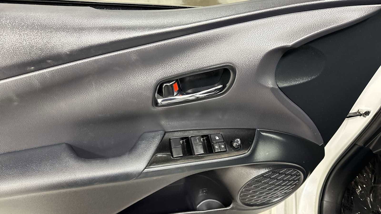 Thumbnail: 2021 Toyota Prius Prime - 15