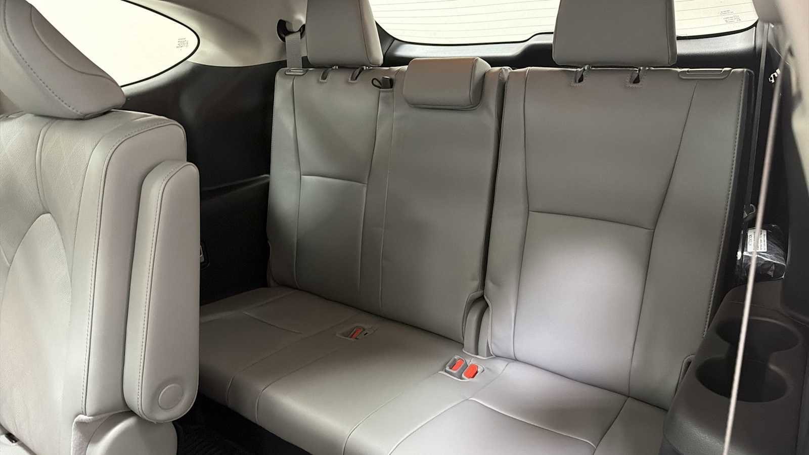 Thumbnail: 2026 Toyota Highlander - 26