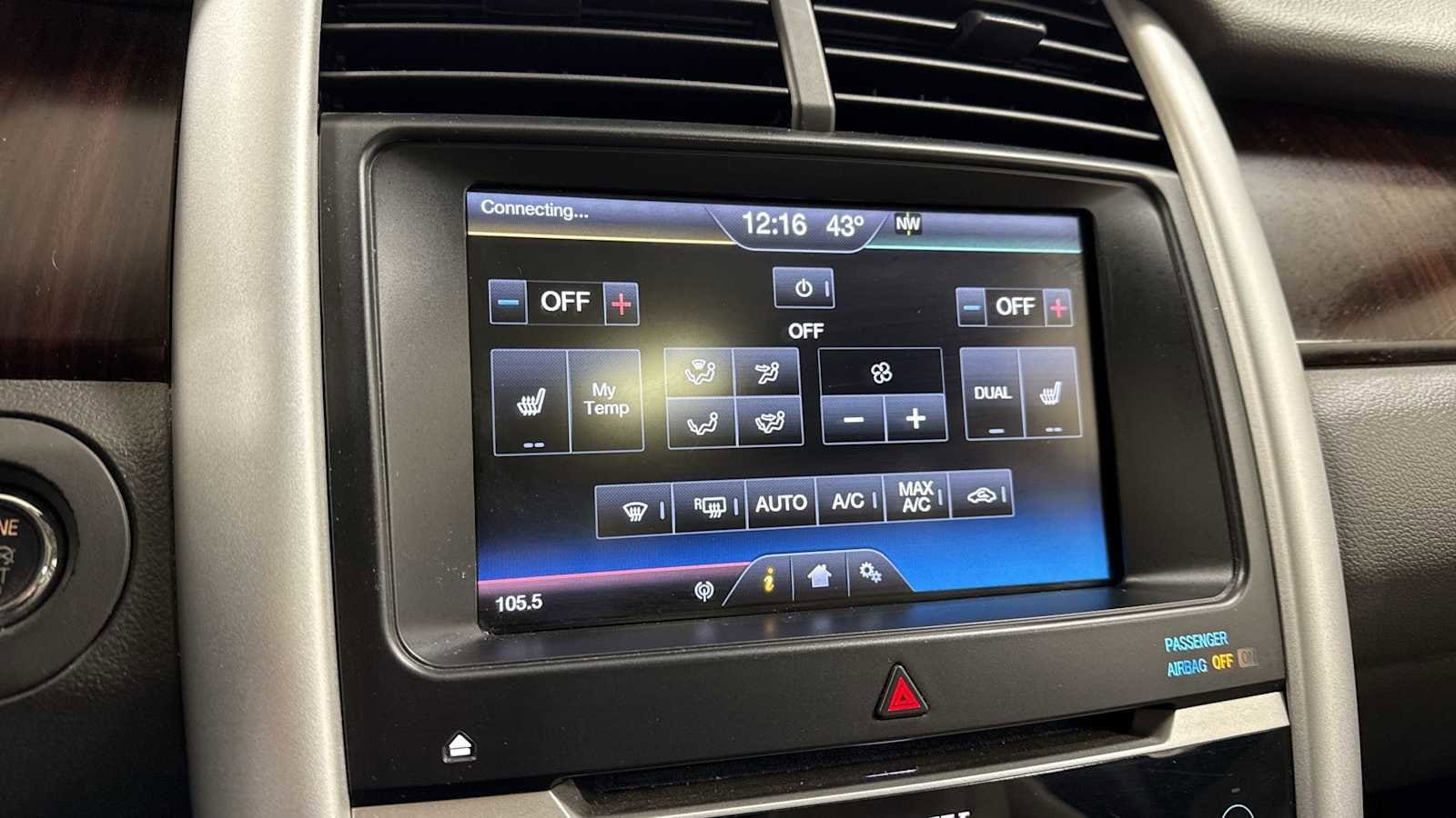 Thumbnail: 2013 Ford Edge - 21