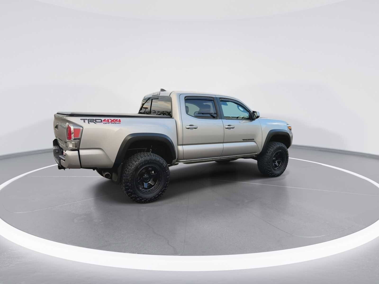 Thumbnail: 2020 Toyota Tacoma - 8
