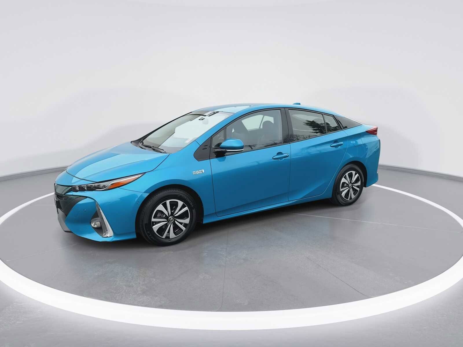Thumbnail: 2017 Toyota Prius Prime - 4