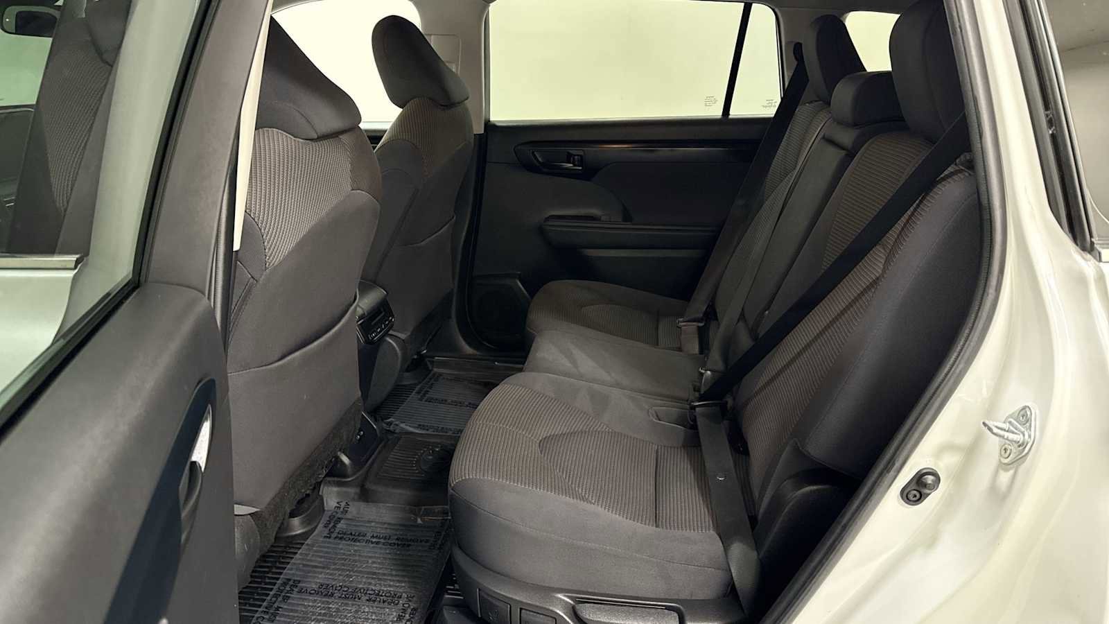 Thumbnail: 2023 Toyota Highlander - 24